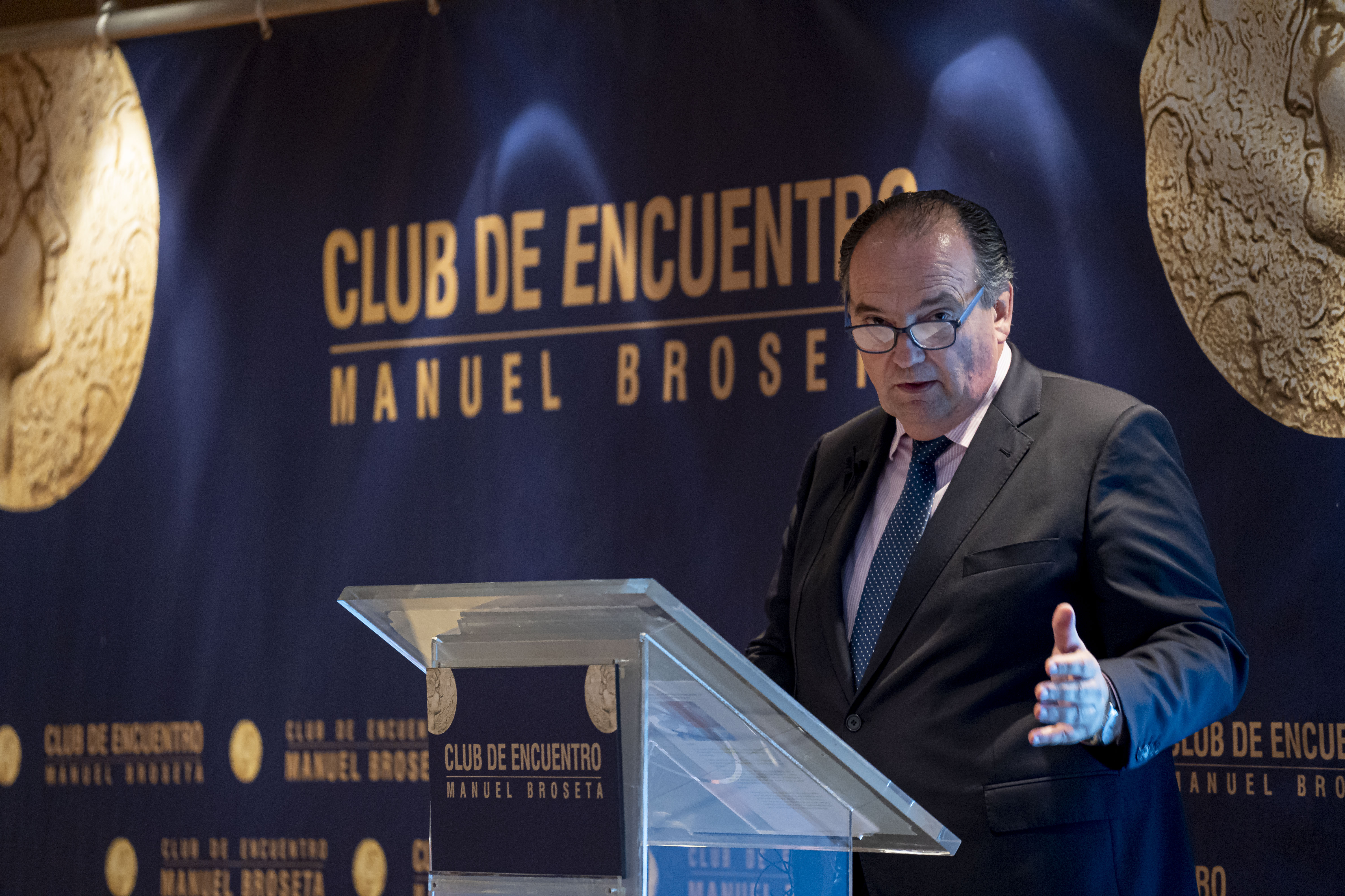 El presidente de las Cámaras de la CV, José Vicente Morata, aborda la situación del comercio exterior valenciano en el Club de Encuentro III