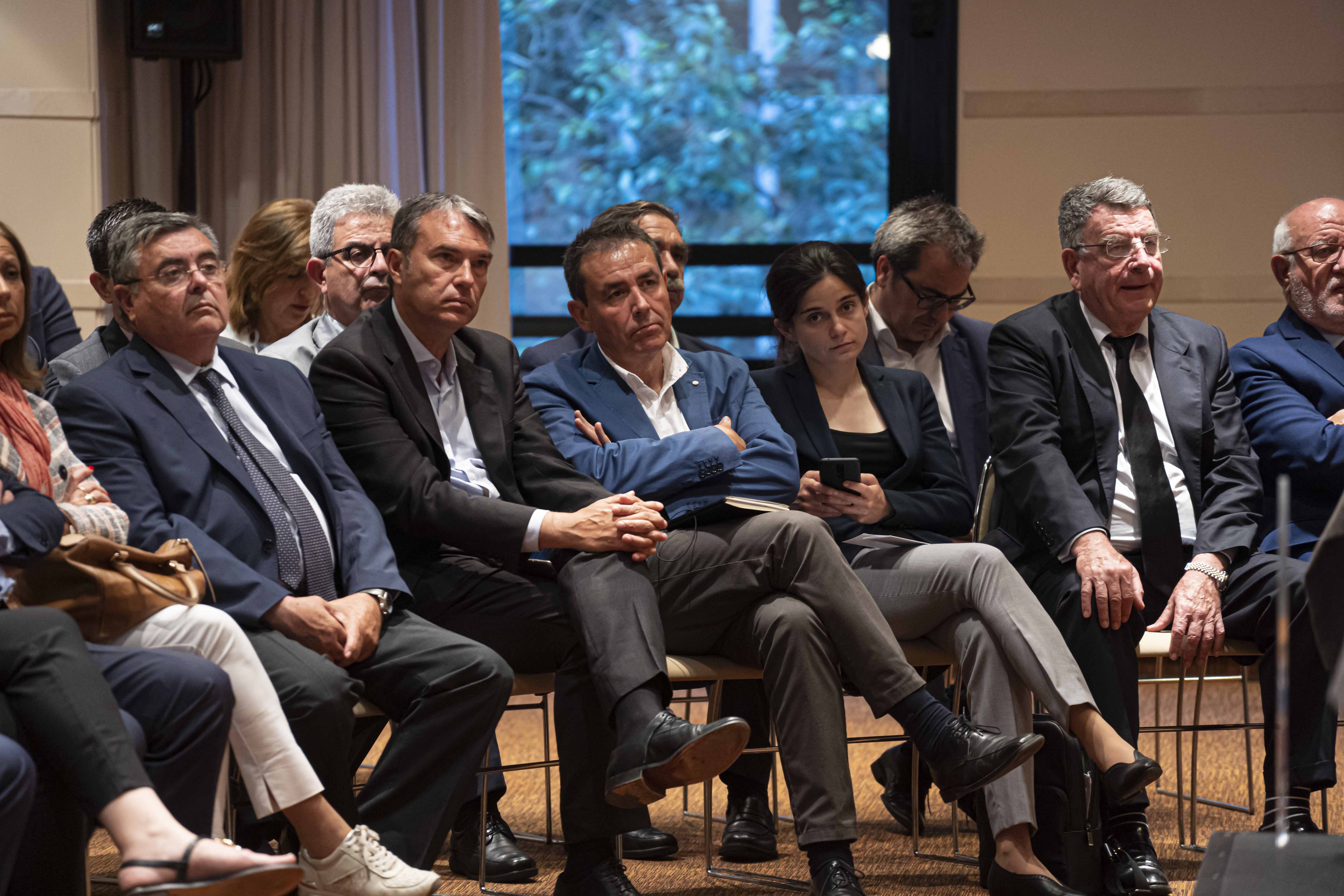 El presidente de las Cámaras de la CV, José Vicente Morata, aborda la situación del comercio exterior valenciano en el Club de Encuentro XVII